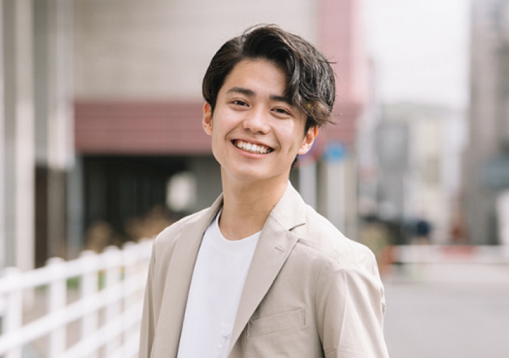 笑顔の男性